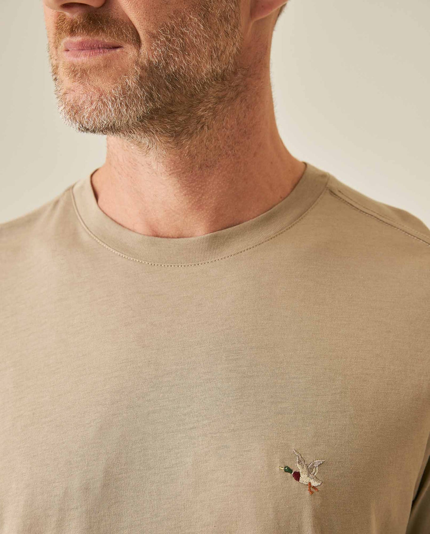 Men's T-Shirt Slim Fit Short Sleeve Crewneck Embroidered Duck Heart Point - Brown